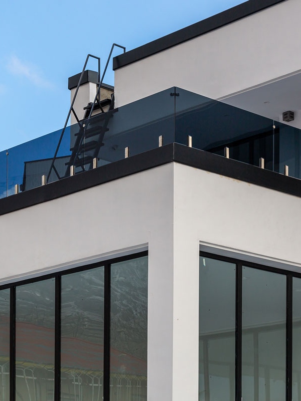 نرده شیشه ای بالکن سکوریت