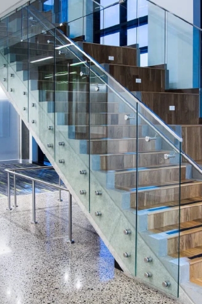 نرده شیشه ای فیکس پوینت