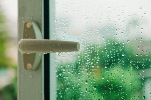 درب و پنجره مناطق مرطوب