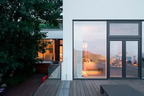 درب و پنجره ویلا