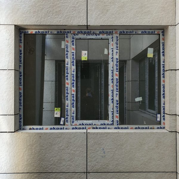 اجرای نمای سرامیک پروژه رویان دارو توسط تیم اسکان گستر باتیس