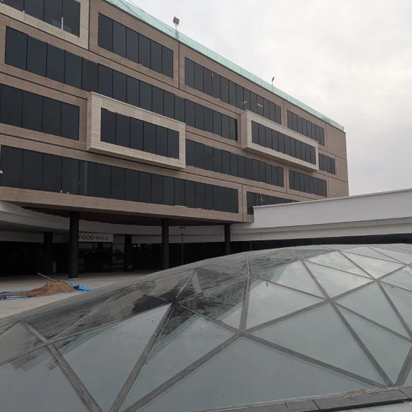 اجرای نمای کرتین وال به روش مدرن پروژه فدک مال (1)