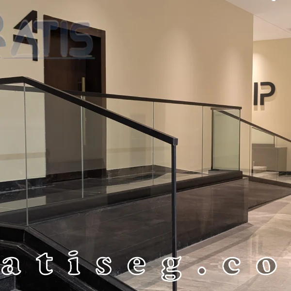 اجرای پروژه هندریل شیشه ای